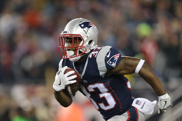 FOXBORO, MA - JANUARY 22: Dion Lewis #33 of the New England Patriots carries the ball against the Pittsburgh Steelers during the second quarter in the AFC Championship Game at Gillette Stadium on January 22, 2017 in Foxboro, Massachusetts. (Photo by Maddie Meyer/Getty Images) FOXBORO, MA - JANUARY 22: Dion Lewis #33 of the New England Patriots carries the ball against the Pittsburgh Steelers during the second quarter in the AFC Championship Game at Gillette Stadium on January 22, 2017 in Foxboro, Massachusetts. (Photo by Maddie Meyer/Getty Images)