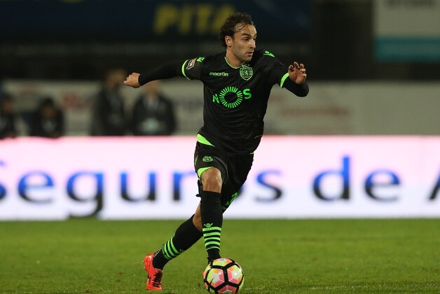 SETUBAL, PORTUGAL - JANUARY 4: Sporting CP's forward Lazar Markovic from Serbia in action during Portuguese League Cup match between Vitoria Setubal and Sporting CP at Estadio do Bonfim on January 4, 2017 in Setubal, Portugal. (Photo by Gualter Fatia/Getty Images) SETUBAL, PORTUGAL - JANUARY 4: Sporting CP's forward Lazar Markovic from Serbia in action during Portuguese League Cup match between Vitoria Setubal and Sporting CP at Estadio do Bonfim on January 4, 2017 in Setubal, Portugal. (Photo by Gualter Fatia/Getty Images)