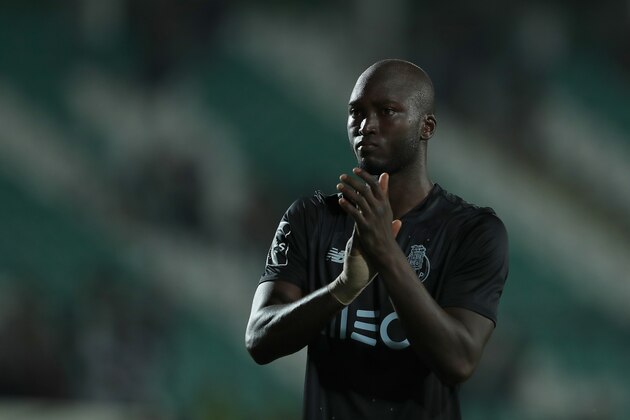 SETUBAL, PORTUGAL - OCTOBER 29: FC Porto's midfielder Danilo Pereira from Portugal during the  Setubal v Porto - Primeira Liga at Estadio do Bonfim on October 29, 2016 in Setubal, Portugal.  (Photo by Carlos Rodrigues/Getty Images)