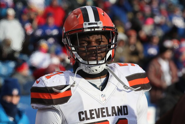 ORCHARD PARK, NY - DECEMBER 18: Jamie Collins Sr. #51 of the Cleveland Browns on the sideline during NFL game action against the Buffalo Bills at New Era Field on December 18, 2016 in Orchard Park, New York. (Photo by Tom Szczerbowski/Getty Images)