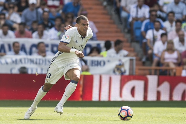 MADRID - SEPTEMBER 10: Pepe of Real Madrid in action during the La Liga match between Real Madrid and Osasuna at the Santiago Bernabeu Stadium on 10 September 2016 in Madrid, Spain. (Photo by Power Sport Images/Getty Images) MADRID - SEPTEMBER 10: Pepe of Real Madrid in action during the La Liga match between Real Madrid and Osasuna at the Santiago Bernabeu Stadium on 10 September 2016 in Madrid, Spain. (Photo by Power Sport Images/Getty Images)