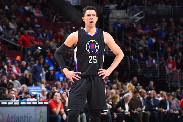 PHILADELPHIA,PA - JANUARY 24: Austin Rivers #25 of the Los Angeles Clippers looks on against the Philadelphia 76ers at Wells Fargo Center on January 24, 2017 in Philadelphia, Pennsylvania NOTE TO USER: User expressly acknowledges and agrees that, by downloading and/or using this Photograph, user is consenting to the terms and conditions of the Getty Images License Agreement. Mandatory Copyright Notice: Copyright 2017 NBAE (Photo by Jesse D. Garrabrant/NBAE via Getty Images)