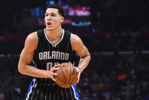 LOS ANGELES, CA - JANUARY 11:  Aaron Gordon #00 of the Orlando Magic looks to pass during the game at Staples Center on January 11, 2017 in Los Angeles, California. NOTE TO USER: User expressly acknowledges and agrees that, by downloading and or using this photograph, User is consenting to the terms and conditions of the Getty Images License Agreement  (Photo by Jayne Kamin-Oncea/Getty Images)