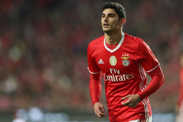 LISBON, PORTUGAL - NOVEMBER 27: Benfica's forward Goncalo Guedes from Portugal during the match between SL Benfica v Moreirense FC - Primeira Liga at Estadio da Luz on November 27, 2016 in Lisbon, Portugal. (Photo by Carlos Rodrigues/Getty Images) LISBON, PORTUGAL - NOVEMBER 27: Benfica's forward Goncalo Guedes from Portugal during the match between SL Benfica v Moreirense FC - Primeira Liga at Estadio da Luz on November 27, 2016 in Lisbon, Portugal. (Photo by Carlos Rodrigues/Getty Images)