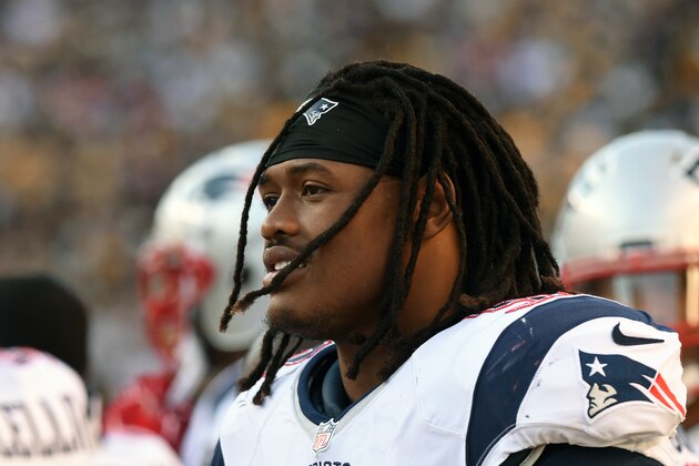 PITTSBURGH, PA - OCTOBER 23: Linebacker Dont'a Hightower of the New England Patriots looks on from the sideline during a game against the Pittsburgh Steelers at Heinz Field on October 23, 2016 in Pittsburgh, Pennsylvania. The Patriots defeated the Steelers 27-16. (Photo by George Gojkovich/Getty Images)