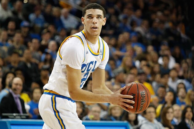 LOS ANGELES, CA - JANUARY 05:  Lonzo Ball #2 of the UCLA Bruins looks to shoot during their game against the Califorinia Golden Bears at Pauley Pavilion on January 5, 2017 in Los Angeles, California.  (Photo by Josh Lefkowitz/Getty Images)