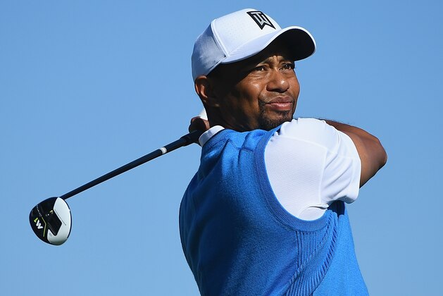 SAN DIEGO, CA - JANUARY 26:  Tiger Woods plays his shot from the second tee during the first round of the Farmers Insurance Open at Torrey Pines South on January 26, 2017 in San Diego, California.  (Photo by Donald Miralle/Getty Images)