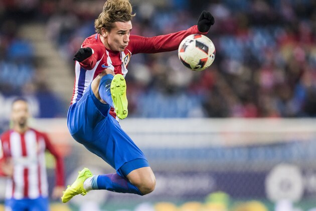 MADRID, SPAIN - JANUARY 19: Antoine Griezmann of Atletico de Madrid in action during their Copa del Rey 2016-17 Quarter-final match between Atletico de Madrid and SD Eibar at the Vicente Calderón Stadium on 19 January 2017 in Madrid, Spain. (Photo by Power Sport Images/Getty Images)