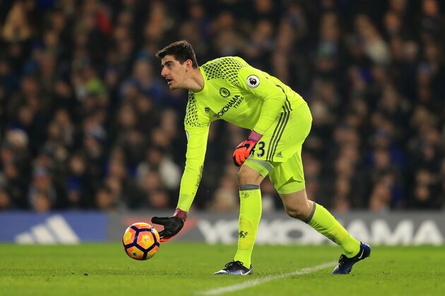 LONDON, ENGLAND - JANUARY 22:  Thibaut Courtois of Chelsea in action during the Premier League match between Chelsea and Hull City at Stamford Bridge on January 22, 2017 in London, England.  (Photo by Richard Heathcote/Getty Images)