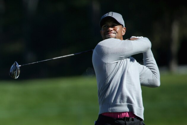 SAN DIEGO, CA - JANUARY 27:  Tiger Woods plays his shot from the 14th tee during the first round of the Farmers Insurance Open at Torrey Pines North on January 27, 2017 in San Diego, California.  (Photo by Jeff Gross/Getty Images)