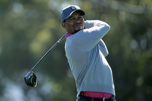 SAN DIEGO, CA - JANUARY 27:  Tiger Woods plays his shot from the second tee  during the second round of the Farmers Insurance Open at Torrey Pines North on January 27, 2017 in San Diego, California.  (Photo by Jeff Gross/Getty Images)