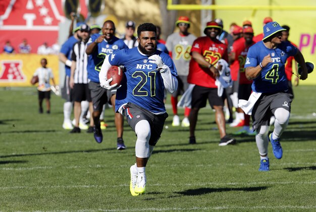 Jan 25, 2017; Orlando, FL, USA; Dallas Cowboys running back Ezekiel Elliott (21) shows off his skills during the Pro Bowl Skills Showdown at Wide World of Sports. Mandatory Credit: Kim Klement-USA TODAY Sports