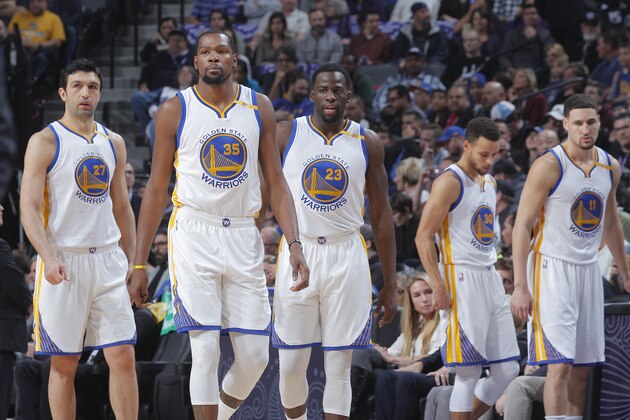SACRAMENTO, CA - JANUARY 8: Zaza Pachulia #27, Kevin Durant #35, Draymond Green #23, Stephen Curry #30 and Klay Thompson #11 of the Golden State Warriors face off against the Sacramento Kings on January 8, 2017 at Golden 1 Center in Sacramento, California. NOTE TO USER: User expressly acknowledges and agrees that, by downloading and or using this photograph, User is consenting to the terms and conditions of the Getty Images Agreement. Mandatory Copyright Notice: Copyright 2017 NBAE (Photo by Rocky Widner/NBAE via Getty Images)