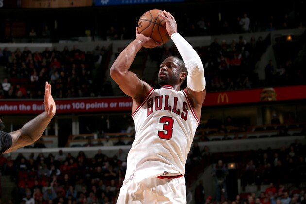 CHICAGO, IL - JANUARY 21:  Dwyane Wade #3 of the Chicago Bulls shoots the ball against the Sacramento Kings on January 21, 2017 at the United Center in Chicago, Illinois. NOTE TO USER: User expressly acknowledges and agrees that, by downloading and or using this photograph, user is consenting to the terms and conditions of the Getty Images License Agreement.  Mandatory Copyright Notice: Copyright 2017 NBAE (Photo by Gary Dineen/NBAE via Getty Images)