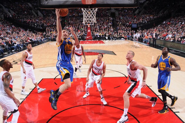 PORTLAND, OR - JANUARY 29: Klay Thompson #11 of the Golden State Warriors shoots the ball against the Portland Trail Blazers on January 29, 2017 at the Moda Center in Portland, Oregon. NOTE TO USER: User expressly acknowledges and agrees that, by downloading and or using this Photograph, user is consenting to the terms and conditions of the Getty Images License Agreement. Mandatory Copyright Notice: Copyright 2017 NBAE (Photo by Sam Forencich/NBAE via Getty Images)