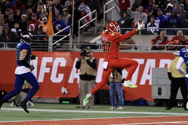 ORLANDO, FL - JANUARY 29:  Travis Kelce #87 of the AFC completes a pass for a touchdown in the second quarter against the NFC during the NFL Pro Bowl at the Orlando Citrus Bowl on January 29, 2017 in Orlando, Florida.  (Photo by Sam Greenwood/Getty Images)
