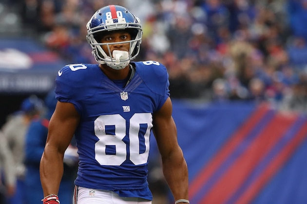 EAST RUTHERFORD, NJ - DECEMBER 18:  Victor Cruz #80 of the New York Giants reacts after making a catch against Nevin Lawson #24 (not pictured) of the Detroit Lions in the first half at MetLife Stadium on December 18, 2016 in East Rutherford, New Jersey. The Giants won 17-6.  (Photo by Al Bello/Getty Images)