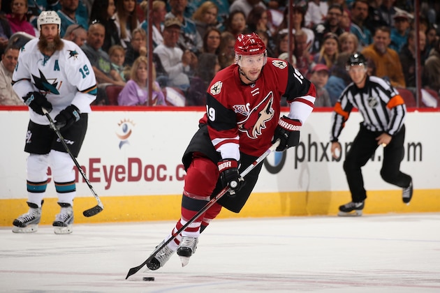 GLENDALE, AZ - NOVEMBER 19:  Shane Doan #19 of the Arizona Coyotes skates with the puck during the first period of the NHL game against the San Jose Sharks at Gila River Arena on November 19, 2016 in Glendale, Arizona.  (Photo by Christian Petersen/Getty Images)
