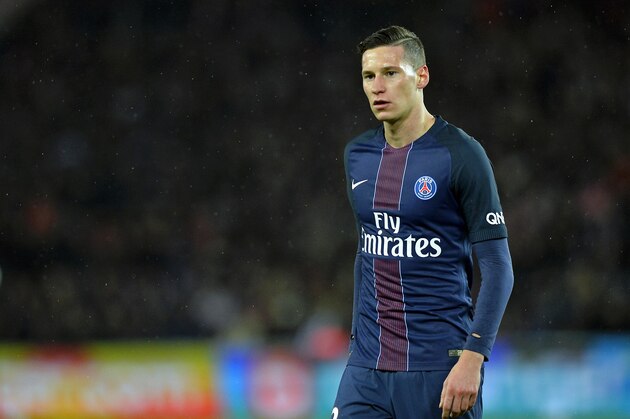 PARIS, FRANCE - JANUARY 29:  Julian Draxler of Paris Saint-Germain reacts during the French Ligue 1 match between Paris Saint Germain and Monaco at Parc des Princes on January 29, 2017 in Paris, France.  (Photo by Aurelien Meunier/Getty Images)