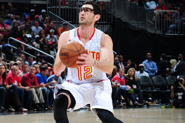 ATLANTA, GA - APRIL 26:  Kirk Hinrich #12 of the Atlanta Hawks drives to the basket against the Boston Celtics in Game Five of the Eastern Conference Quarterfinals during the 2016 NBA Playoffs on April 26, 2016 at Philips Arena in Atlanta, Georgia.  NOTE TO USER: User expressly acknowledges and agrees that, by downloading and/or using this Photograph, user is consenting to the terms and conditions of the Getty Images License Agreement. Mandatory Copyright Notice: Copyright 2016 NBAE (Photo by Scott Cunningham/NBAE via Getty Images)