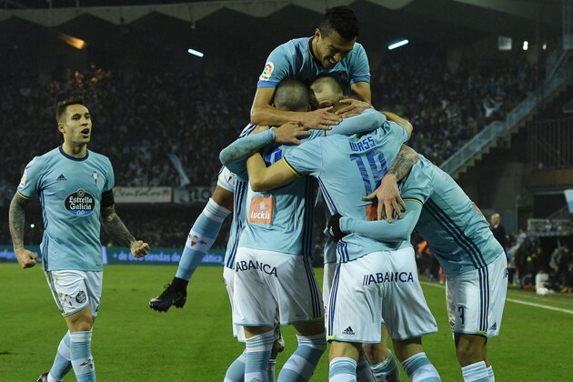 VIGO, SPAIN - JANUARY 25: John Guidetti of Celta de Vigo celebrates with teammates after scores a goal during the Copa del Rey quarter-final second leg match between Real Club Celta de Vigo and Real Madrid Club de Futbol at Municipal de Balaidos stadium on January 25, 2017 in Vigo, Spain. (Photo by Octavio Passos/Getty Images)