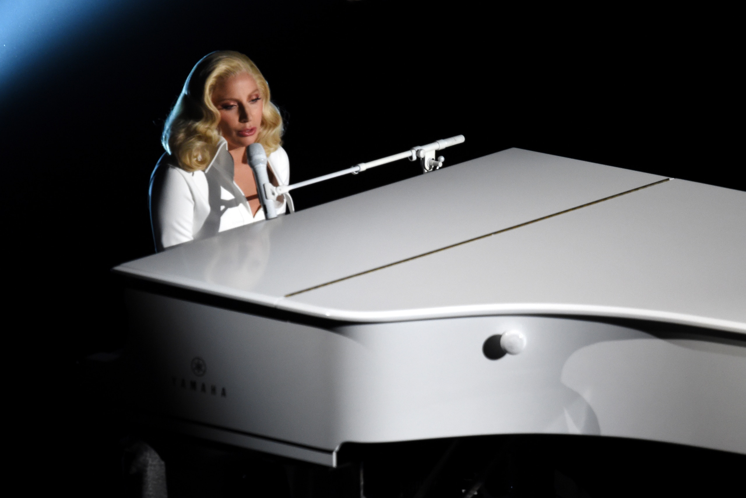 HOLLYWOOD, CA - FEBRUARY 28:  Singer-songwriter Lady Gaga performs onstage during the 88th Annual Academy Awards at the Dolby Theatre on February 28, 2016 in Hollywood, California.  (Photo by Kevin Winter/Getty Images)