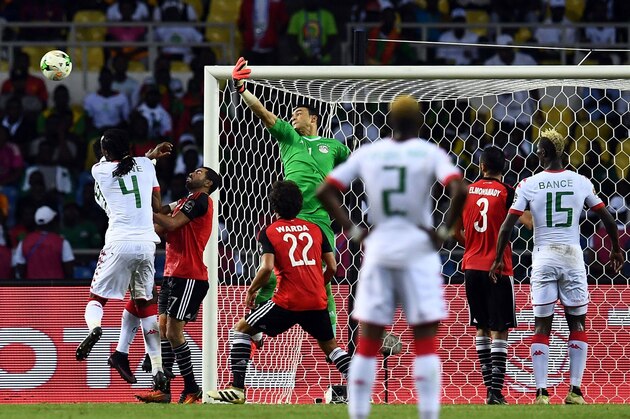 Egypt's goalkeeper Essam El-Hadary (C) punches the ball away during the 2017 Africa Cup of Nations semi-final football match between Burkina Faso and Egypt at the Stade de l'Amitie Sino-Gabonaise in Libreville on February 1, 2017. / AFP / GABRIEL BOUYS        (Photo credit should read GABRIEL BOUYS/AFP/Getty Images)