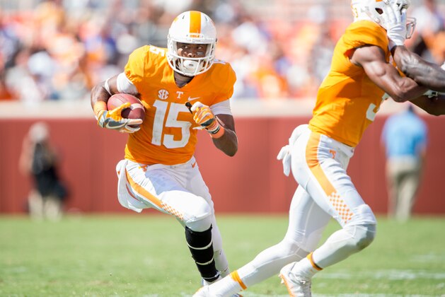 KNOXVILLE, TN - SEPTEMBER 17: Wide receiver Jauan Jennings #15 of the Tennessee Volunteers looks to run the ball downfield during their game against the Ohio Bobcats at Neyland Stadium on September 17, 2016 in Knoxville, Tennessee.  (Photo by Michael Chang/Getty Images)