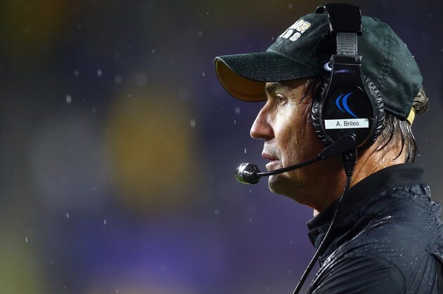 FORT WORTH, TX - NOVEMBER 27:  Head coach Art Briles of the Baylor Bears during the second half against the TCU Horned Frogs at Amon G. Carter Stadium on November 27, 2015 in Fort Worth, Texas.  (Photo by Ronald Martinez/Getty Images)