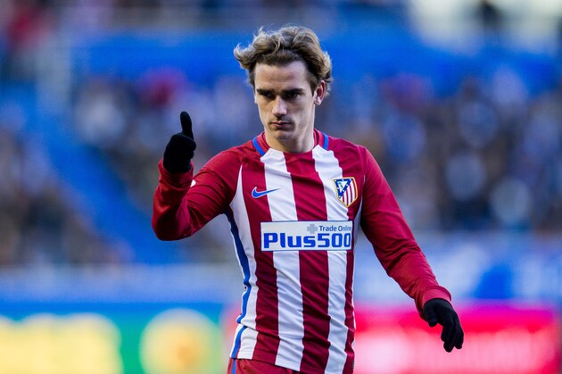 VITORIA-GASTEIZ, SPAIN - JANUARY 28:  Antoine Griezmann of Atletico Madrid reacts during the La Liga match between Deportivo Alaves and Atletico Madrid at Mendizorroza stadium on January 28, 2017 in Vitoria-Gasteiz, Spain.  (Photo by Juan Manuel Serrano Arce/Getty Images)