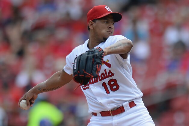 ST. LOUIS, MO - SEPTEMBER 14:  Carlos Martinez #18 of the St. Louis Cardinals pitches against the Chicago Cubs at Busch Stadium on September 14, 2016 in St. Louis, Missouri.  (Photo by Michael Thomas/Getty Images)