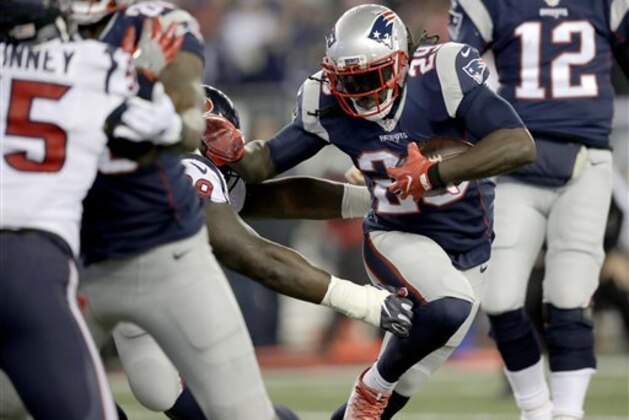 New England Patriots running back LeGarrette Blount (29) runs against the Houston Texans during the first half of an NFL divisional playoff football game, Saturday, Jan. 14, 2017, in Foxborough, Mass. (AP Photo/Charles Krupa)