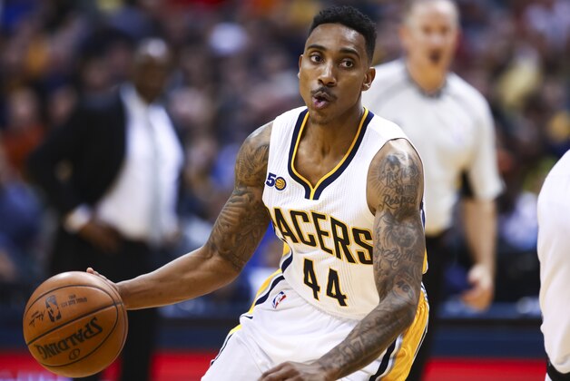 INDIANAPOLIS, IN - JANUARY 23: Jeff Teague #44 of the Indiana Pacers brings the ball up court during the game against the New York Knicks at Bankers Life Fieldhouse on January 23, 2017 in Indianapolis, Indiana. NOTE TO USER: User expressly acknowledges and agrees that, by downloading and/or using this photograph, user is consenting to the terms and conditions of the Getty Images License Agreement. Mandatory Copyright Notice: Copyright 2017 NBAE (Photo by Michael Hickey/Getty Images)