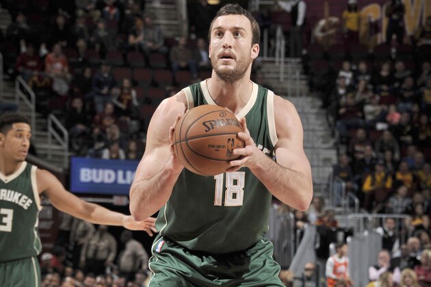 CLEVELAND, OH - DECEMBER 21:  Miles Plumlee #18 of the Milwaukee Bucks shoots a free throw against the Cleveland Cavaliers on December 21, 2016 at Quicken Loans Arena in Cleveland, Ohio. NOTE TO USER: User expressly acknowledges and agrees that, by downloading and/or using this Photograph, user is consenting to the terms and conditions of the Getty Images License Agreement. Mandatory Copyright Notice: Copyright 2015 NBAE (Photo by David Liam Kyle/NBAE via Getty Images)
