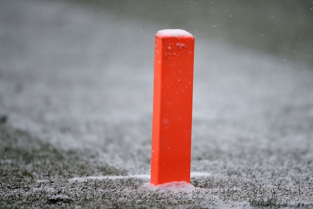 GREEN BAY, WI - DECEMBER 04:  A detailed view of snow accumulating on an end zone pylon during a game between the Green Bay Packers and the Houston Texans at Lambeau Field on December 4, 2016 in Green Bay, Wisconsin.  Green Bay defeated Houston 21-13.  (Photo by Stacy Revere/Getty Images)