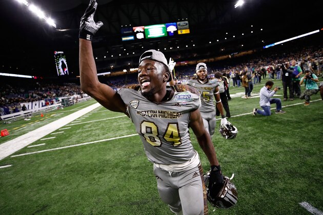 DETROIT, MI - DECEMBER 02: Corey Davis #84 of the Western Michigan Broncos celebrates winning the MAC Championship 29-23 over the Ohio Bobcats on December 2, 2016 at Ford Field in Detroit, Michigan. (Photo by Gregory Shamus/Getty Images)