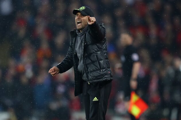 LIVERPOOL, ENGLAND - JANUARY 31:  Antonio Conte, Manager of Chelsea gesticulates during the Premier League match between Liverpool and Chelsea at Anfield on January 31, 2017 in Liverpool, England.  (Photo by Clive Mason/Getty Images)