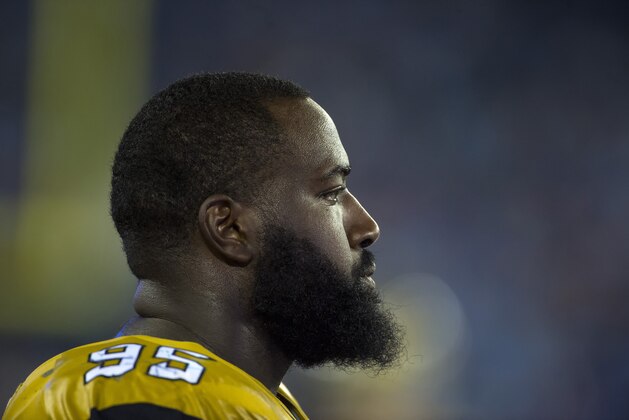 NASHVILLE, TN - OCTOBER 27:  Abry Jones #95 of the Jacksonville Jaguars looks on during a NFL game against the Tennessee Titans at Nissan Stadium on October 27, 2016 in Nashville, Tennessee.  (Photo by Ronald C. Modra/Sports Imagery/ Getty Images)