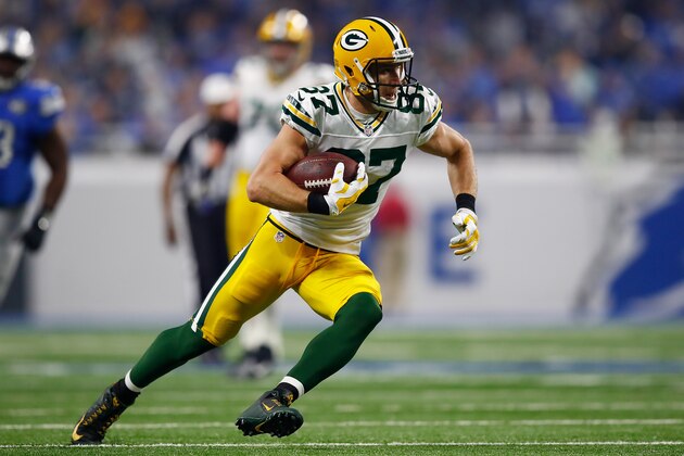 DETROIT, MI - JANUARY 1: Jordy Nelson #87 of the Green Bay Packers looks for yards against the Detroit Lions at Ford Field on January 1, 2017 in Detroit, Michigan. (Photo by Gregory Shamus/Getty Images)