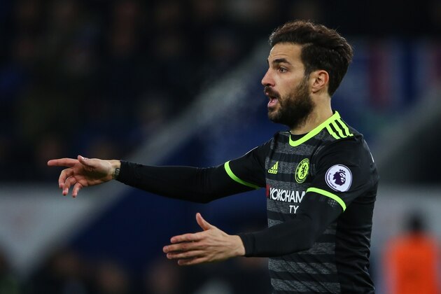 LEICESTER, ENGLAND - JANUARY 14: Cesc Fabregas of Chelsea during the Premier League match between Leicester City and Chelsea at The King Power Stadium on January 14, 2017 in Leicester, England. (Photo by Robbie Jay Barratt - AMA/Getty Images) LEICESTER, ENGLAND - JANUARY 14: Cesc Fabregas of Chelsea during the Premier League match between Leicester City and Chelsea at The King Power Stadium on January 14, 2017 in Leicester, England. (Photo by Robbie Jay Barratt - AMA/Getty Images)