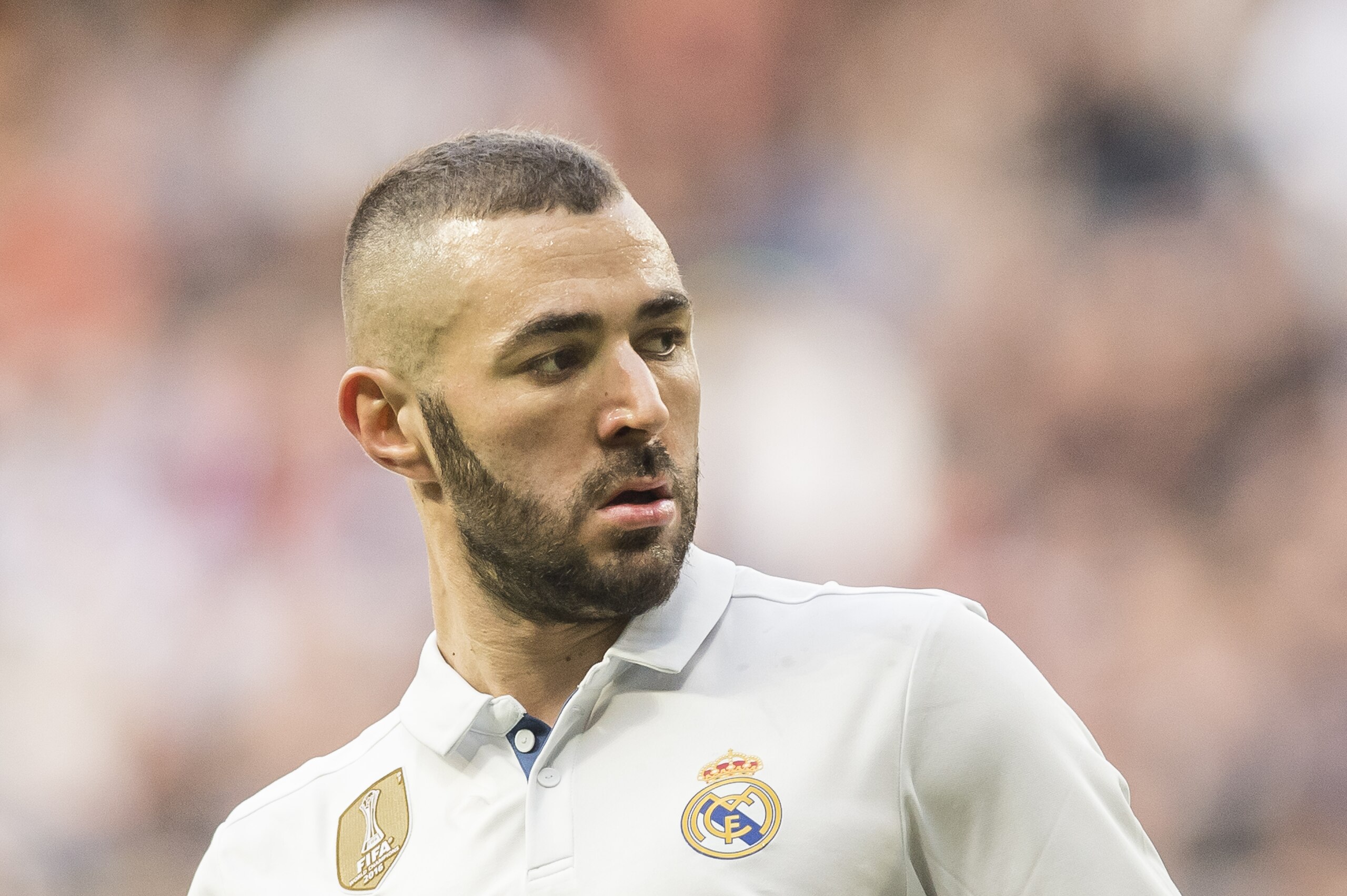 MADRID, SPAIN - JANUARY 21: Karim Benzema of Real Madrid reacts during their La Liga 2016-17 match between Real Madrid and Malaga CF at the Estadio Santiago Bernabéu on 21 January 2017 in Madrid, Spain. (Photo by Power Sport Images/Getty Images)