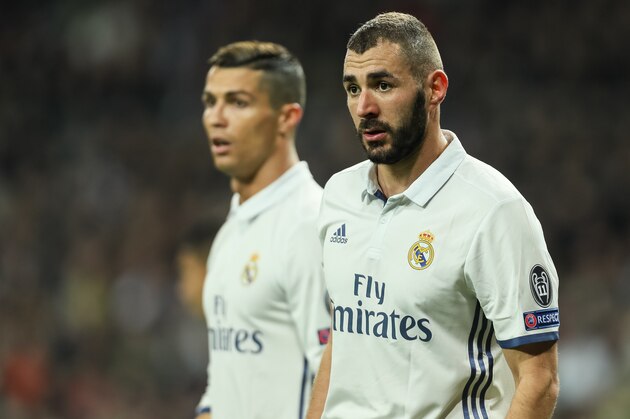 MADRID, SPAIN - DECEMBER 07: Karim Benzema of Real Madrid looks on   during the UEFA Champions League match between Real Madrid CF and Borussia Dortmund at Bernabeu on December 7, 2016 in Madrid. (Photo by TF-Images/Getty Images)