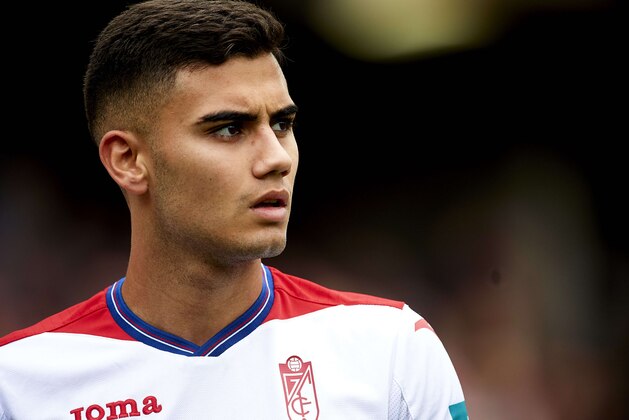 GRANADA, SPAIN - NOVEMBER 05:  Andreas Pereira of Granada CF looks on during the match between Granada CF vs Deportivo La Coruna as part of La Liga at Nuevo los Carmenes Stadiumon November 5, 2016 in Granada, Spain.  (Photo by Aitor Alcalde Colomer/Getty Images)