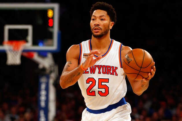 NEW YORK, NY - JANUARY 16:  (NEW YORK DAILIES OUT)    Derrick Rose #25 of the New York Knicks in action against the Atlanta Hawks at Madison Square Garden on January 16, 2017 in New York City. The Hawks defeated the Knicks 108-107.  NOTE TO USER: User expressly acknowledges and agrees that, by downloading and/or using this Photograph, user is consenting to the terms and conditions of the Getty Images License Agreement.  (Photo by Jim McIsaac/Getty Images)