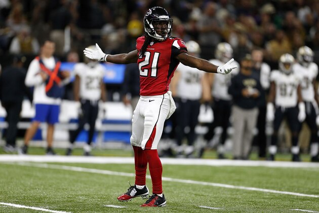 NEW ORLEANS, LA - SEPTEMBER 26: Desmond Trufant #21 of the Atlanta Falcons reacts during a game against the New Orleans Saints at the Mercedes-Benz Superdome on September 26, 2016 in New Orleans, Louisiana.  (Photo by Jonathan Bachman/Getty Images)