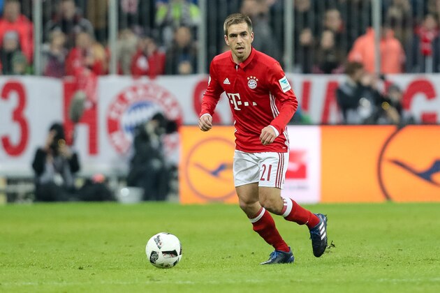 MUNICH, GERMANY - FEBRUARY 04: Philipp Lahm of FC Bayern Muenchen in action during the Bundesliga match between Bayern Muenchen and FC Schalke 04 at Allianz Arena on February 4, 2017 in Munich, Germany. (Photo by TF-Images/Getty Images)