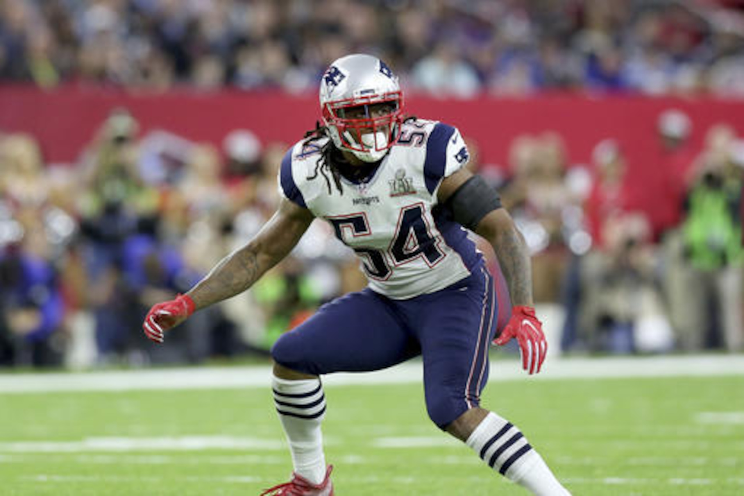 New England Patriots Dont'a Hightower #54 in action against the Atlanta Falcons at Super Bowl 51 on Sunday, February 5, 2017 in Houston, TX. (AP Photo/Gregory Payan)