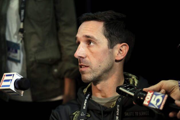 HOUSTON, TX - FEBRUARY 01:  Offensive Coordinator Kyle Shanahan of the Atlanta Falcons speaks with the media during a Super Bowl LI press conference on February 1, 2017 in Houston, Texas.  (Photo by Tim Warner/Getty Images)