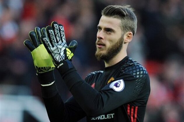 Manchester United’s David De Gea during the English Premier League soccer match between Manchester United and Sunderland at Old Trafford in Manchester, England, Monday, Dec. 26, 2016. (AP Photo/Rui Vieira)