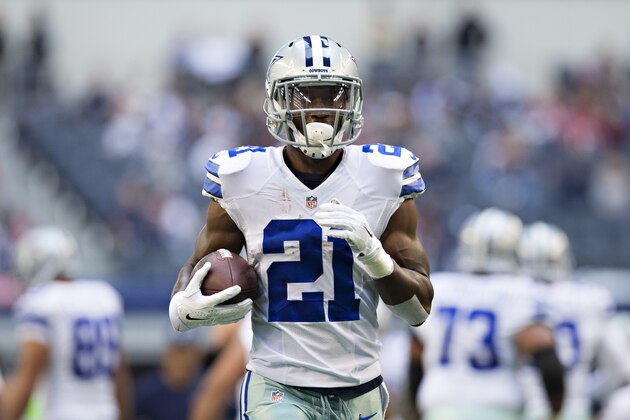 ARLINGTON, TX - NOVEMBER 02: Joseph Randle #21 of the Dallas Cowboys warms up before the game against the Arizona Cardinals at AT&T Stadium on November 2, 2014 in Arlington, Texas. The Cardinals defeated the Cowboys 28-17. (Photo by Wesley Hitt/Getty Images)
